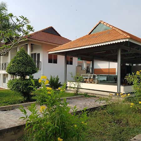 Kdl Lang Noi Tan Lap - Tan Lap Floating Village Moc Hoa Exterior photo